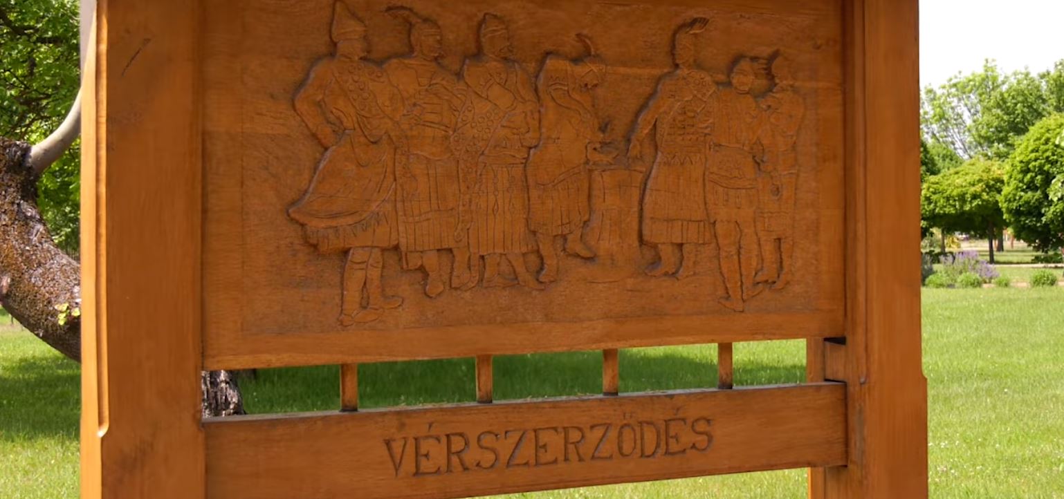 Elkészült a Fába faragott történetek című könyv