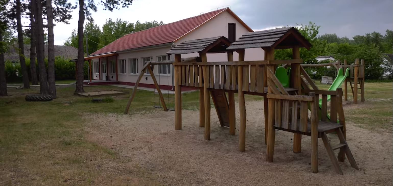 Megszépítik a játszóteret