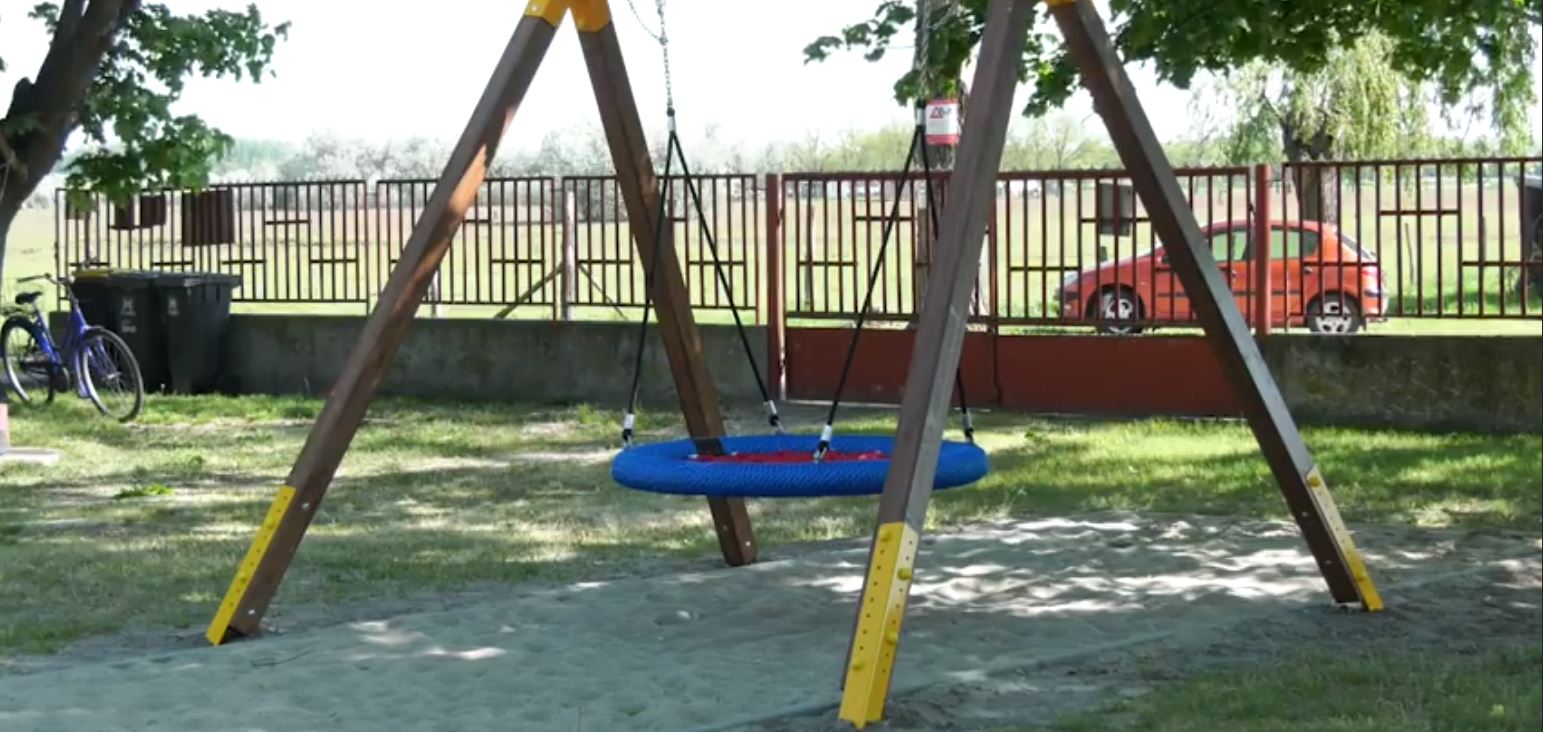 Öt új udvari játékkal bővült az óvoda