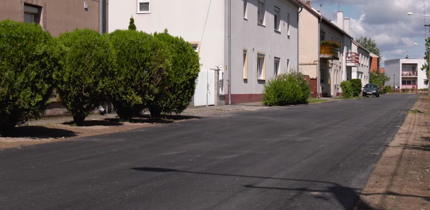 Elkészült a Béke tér új útburkolata