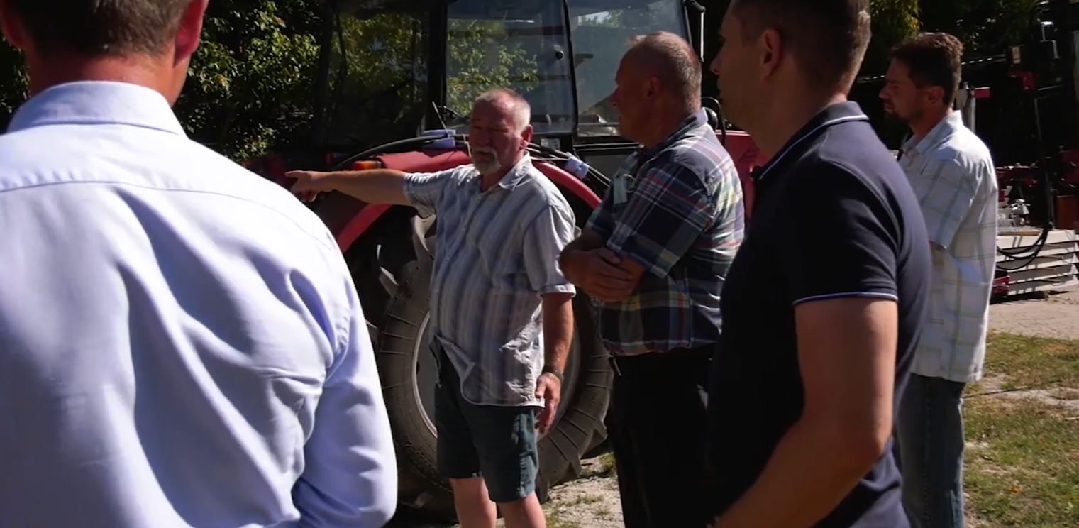 Bemutatta gépparkját a Majsa-Épkert szociális szövetkezet