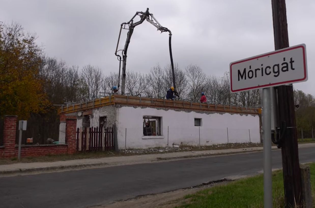 Elkezdődött a református közösségi tér felújítása