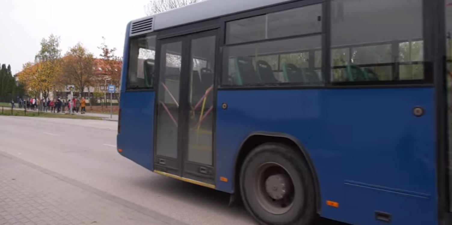 Járatsűrítéssel segítik a helyi buszjáraton a távolságtartás feltételeit