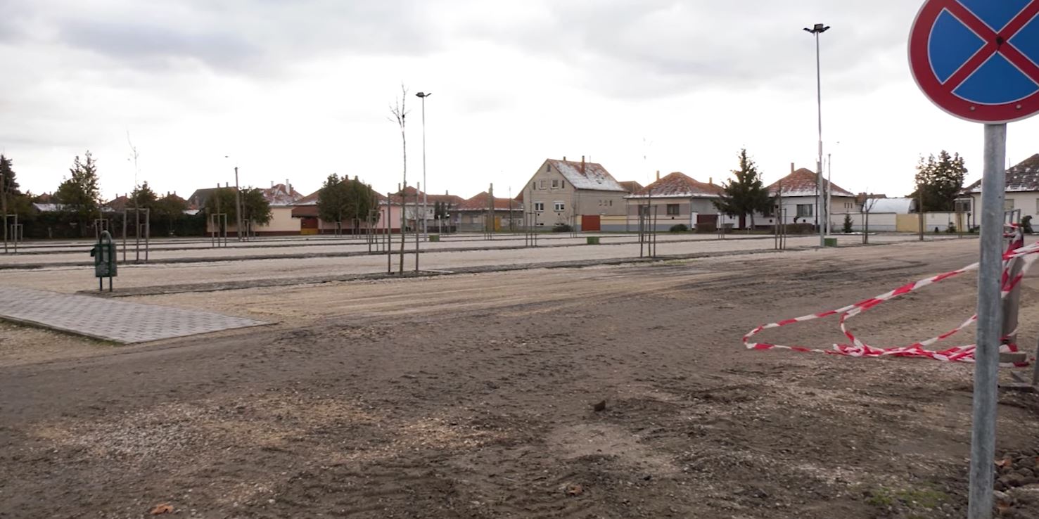 Pénteken már használható az István Király utca felöli megújult piac parkoló