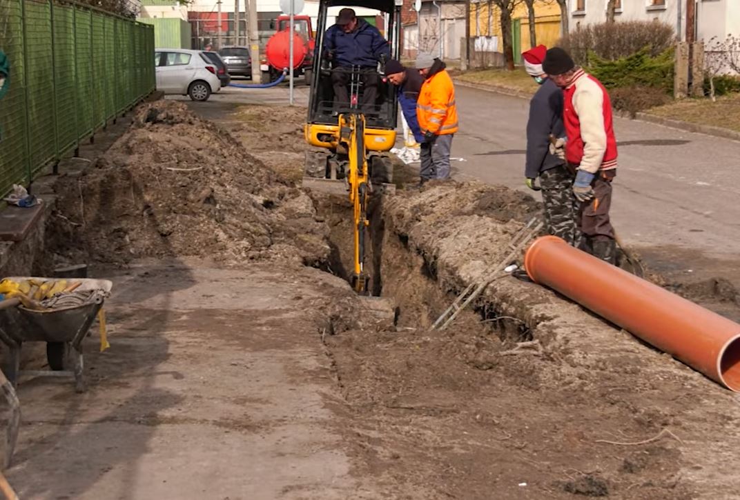 Megoldódik a Petőfi utcában régóta fennálló esővíz elvezetési probléma